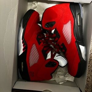 Jordan retro 5 (raging bulls)..  size 9.5 condition 10/10